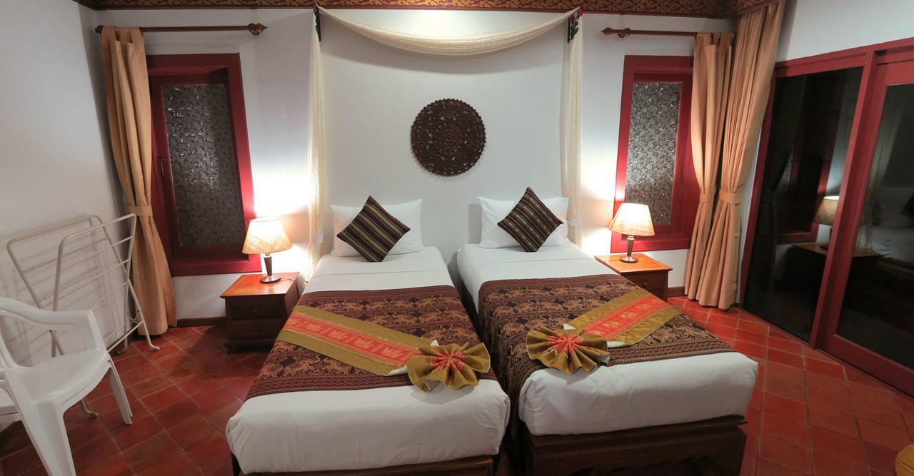 Kata Minta Hotell Phuket Eksteriør bilde