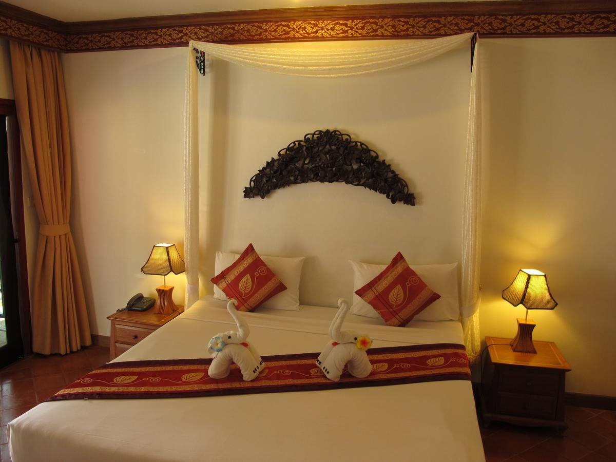 Kata Minta Hotell Phuket Eksteriør bilde