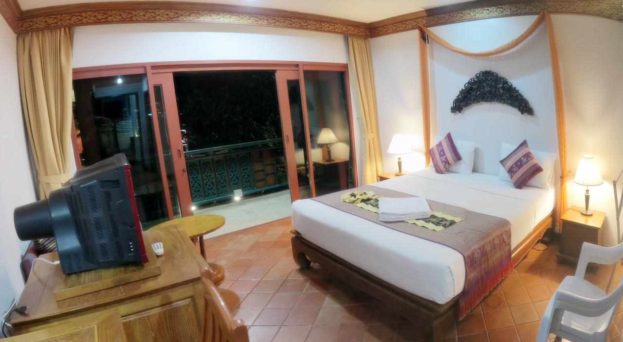 Kata Minta Hotell Phuket Eksteriør bilde