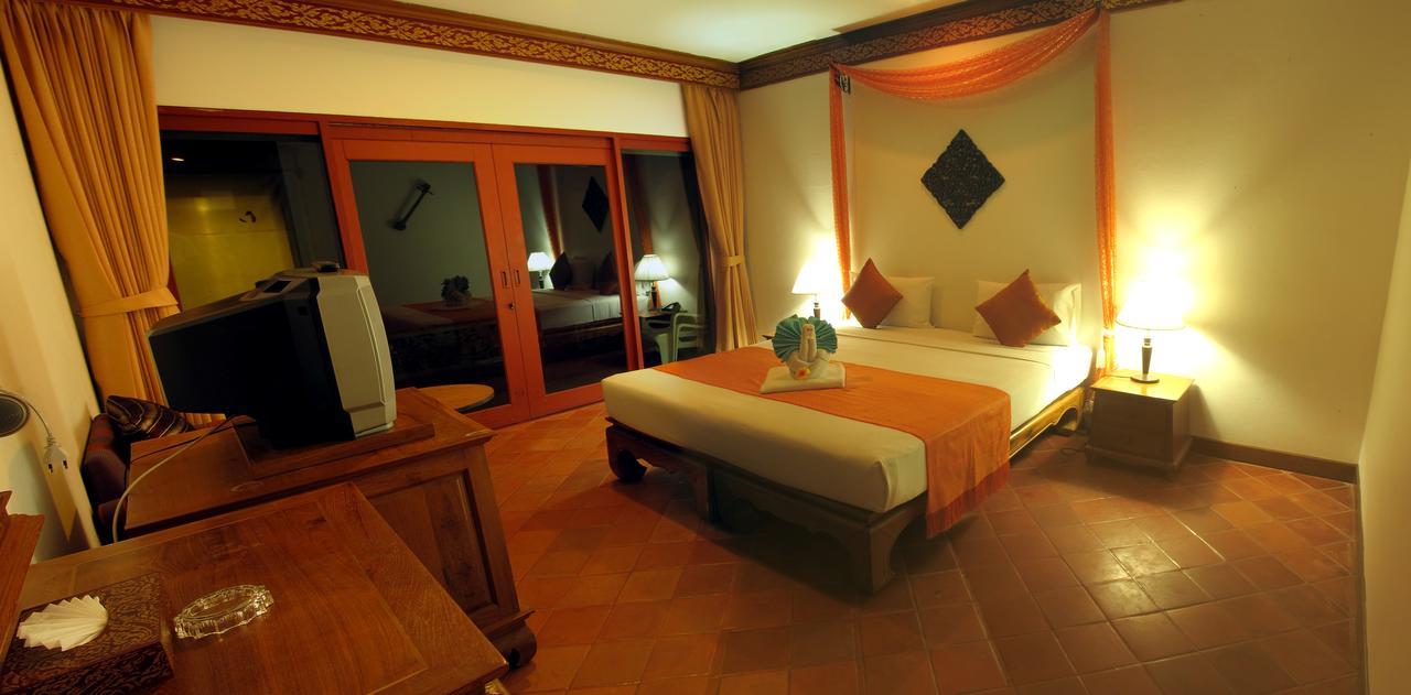 Kata Minta Hotell Phuket Eksteriør bilde