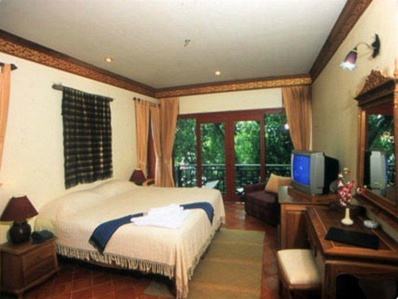 Kata Minta Hotell Phuket Eksteriør bilde