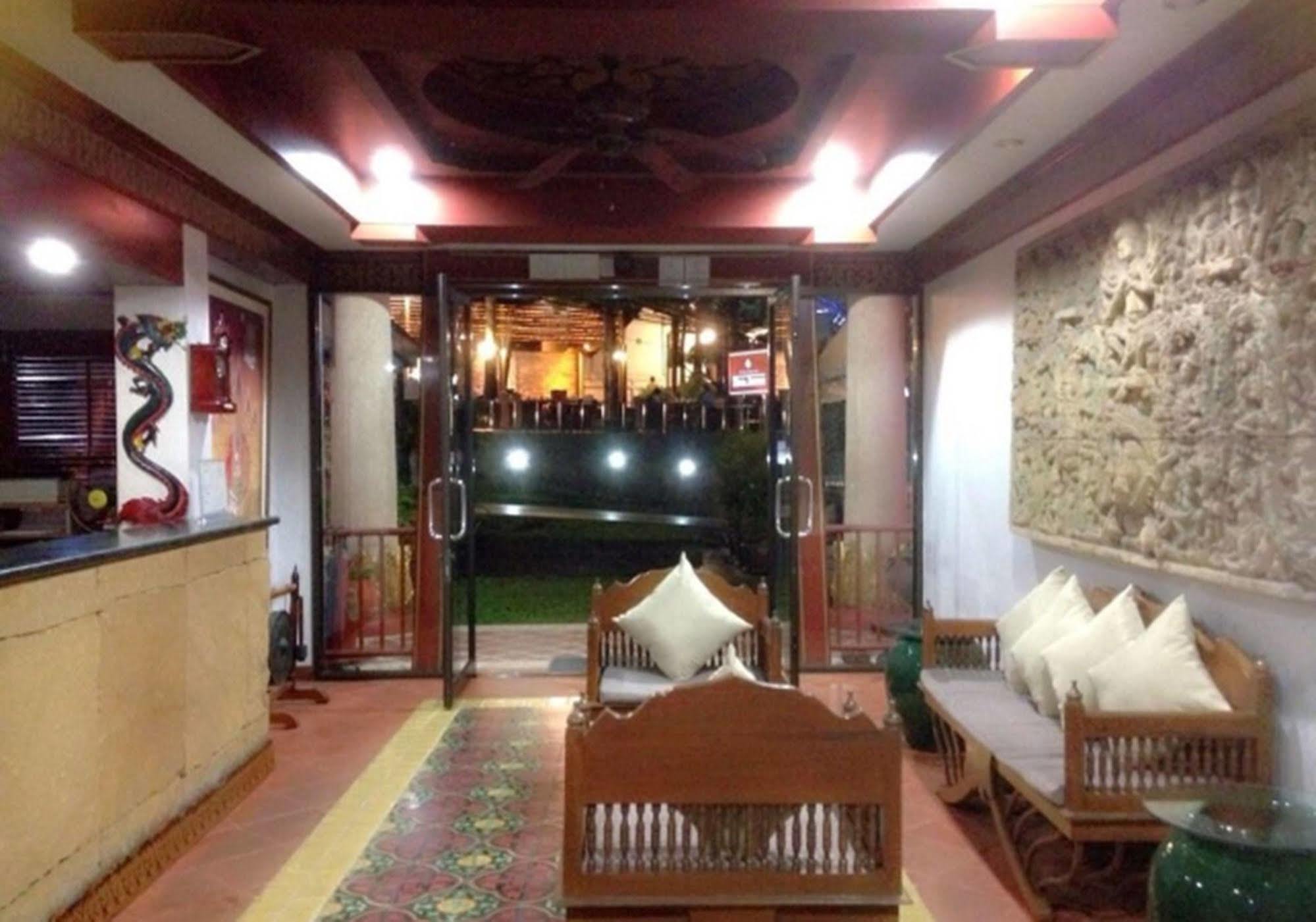 Kata Minta Hotell Phuket Eksteriør bilde