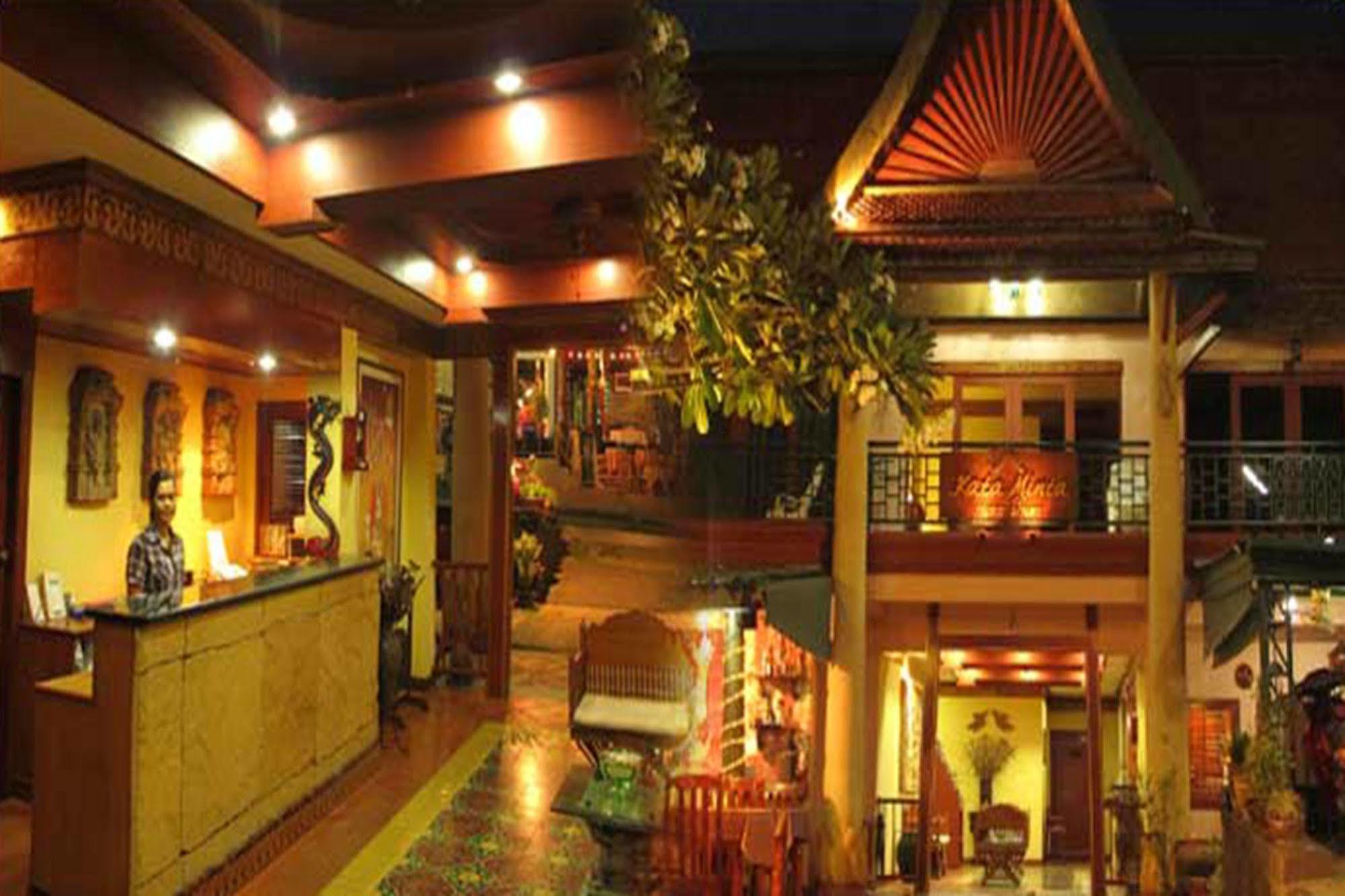 Kata Minta Hotell Phuket Eksteriør bilde