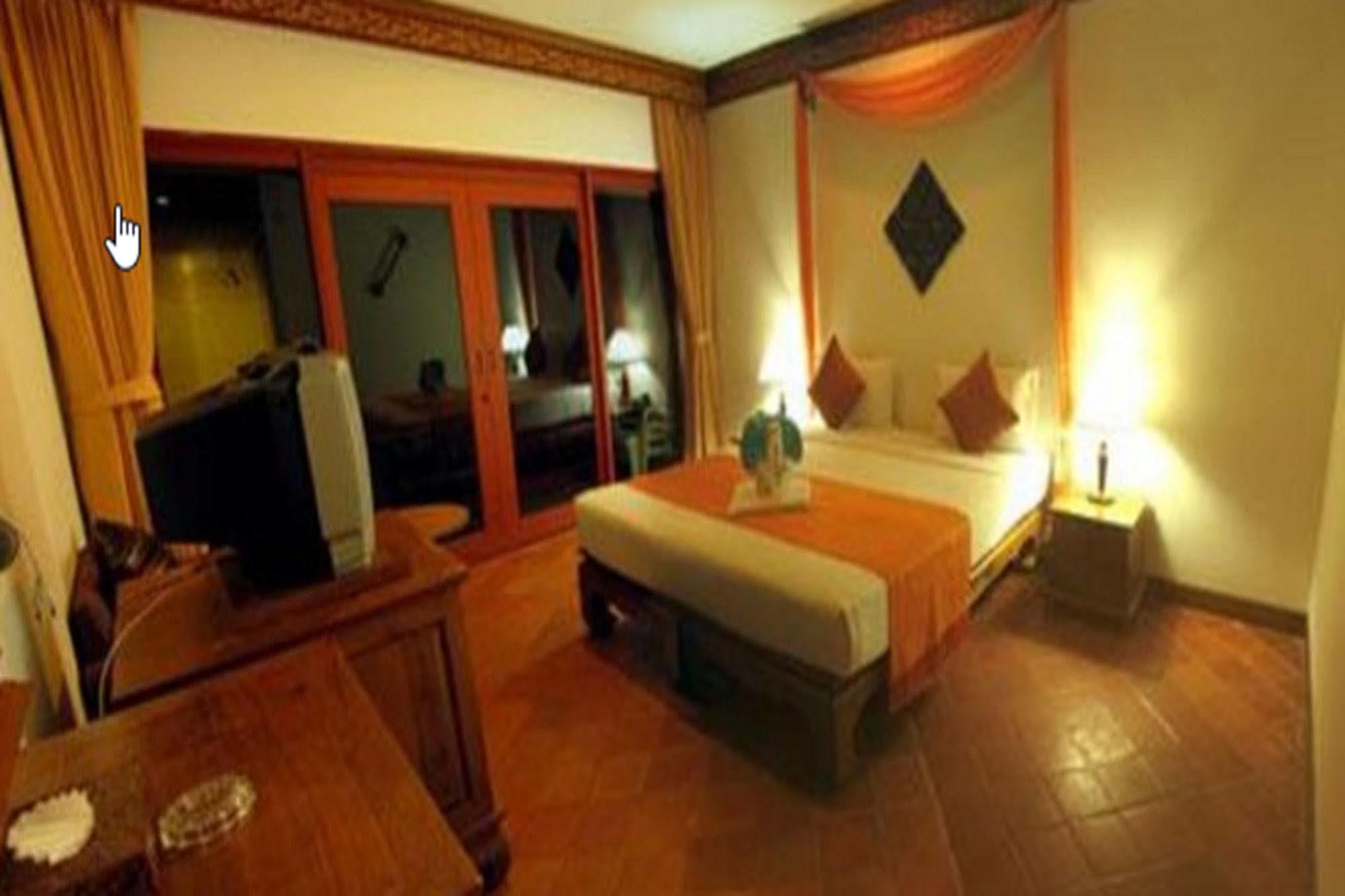 Kata Minta Hotell Phuket Eksteriør bilde